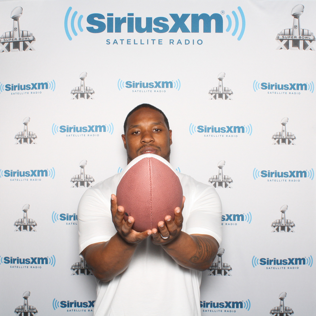 SiriusXMSports's tweet photo. M-J-D. #SXMPhotobooth #SB49 @Jones_Drew32 @SiriusXMFantasy http://t.co/ERLYKywbqf