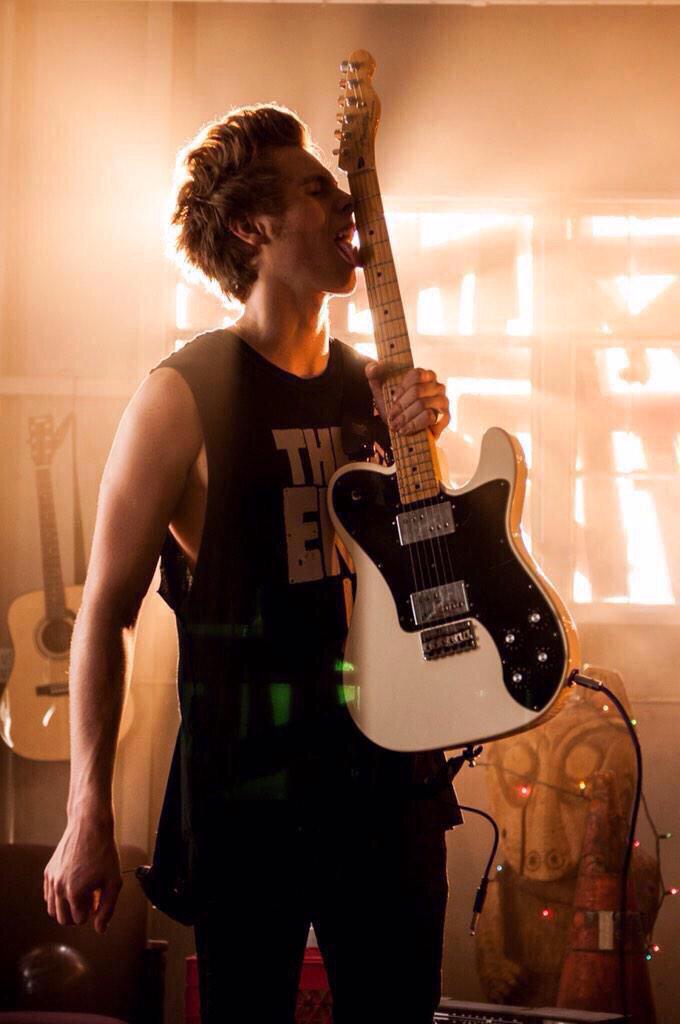 5sosomniac's tweet image. #LoopOff5SOS