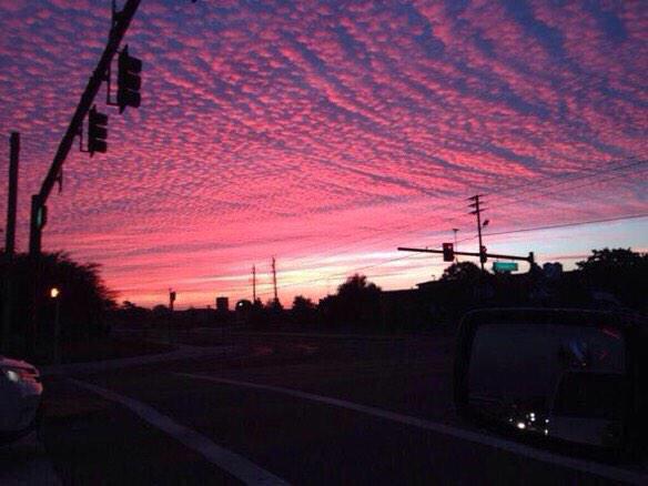 ChiIIVlbes's tweet photo. Nature at its finest 🌅 http://t.co/f79SF8oGkR