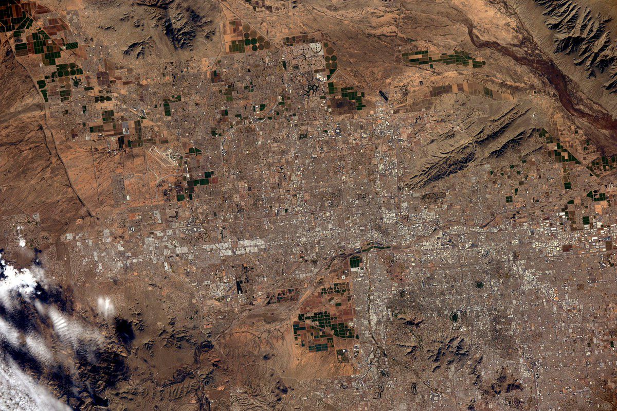 AstroSamantha's tweet image. Mystery city, do you recognize it? Should be in South-Western US or in Mexico... #HelpRequired