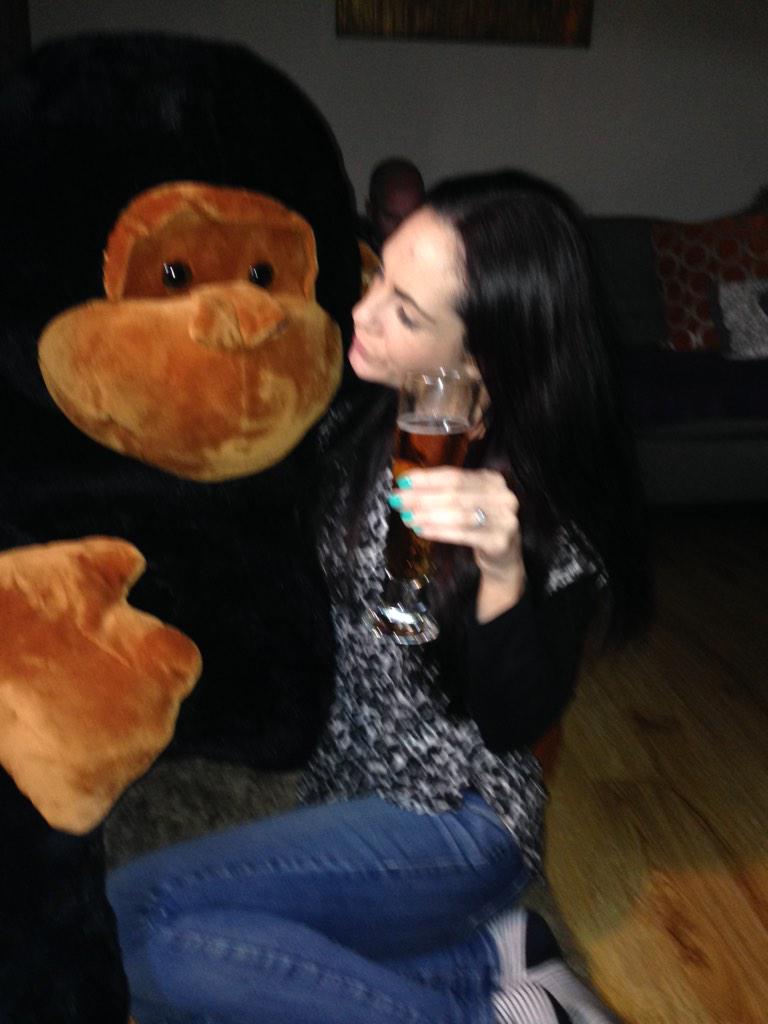 shes_a_gem's tweet photo. Having a beer with Geordie the Gorilla 😜🐵😂 http://t.co/4tnDUn93uv