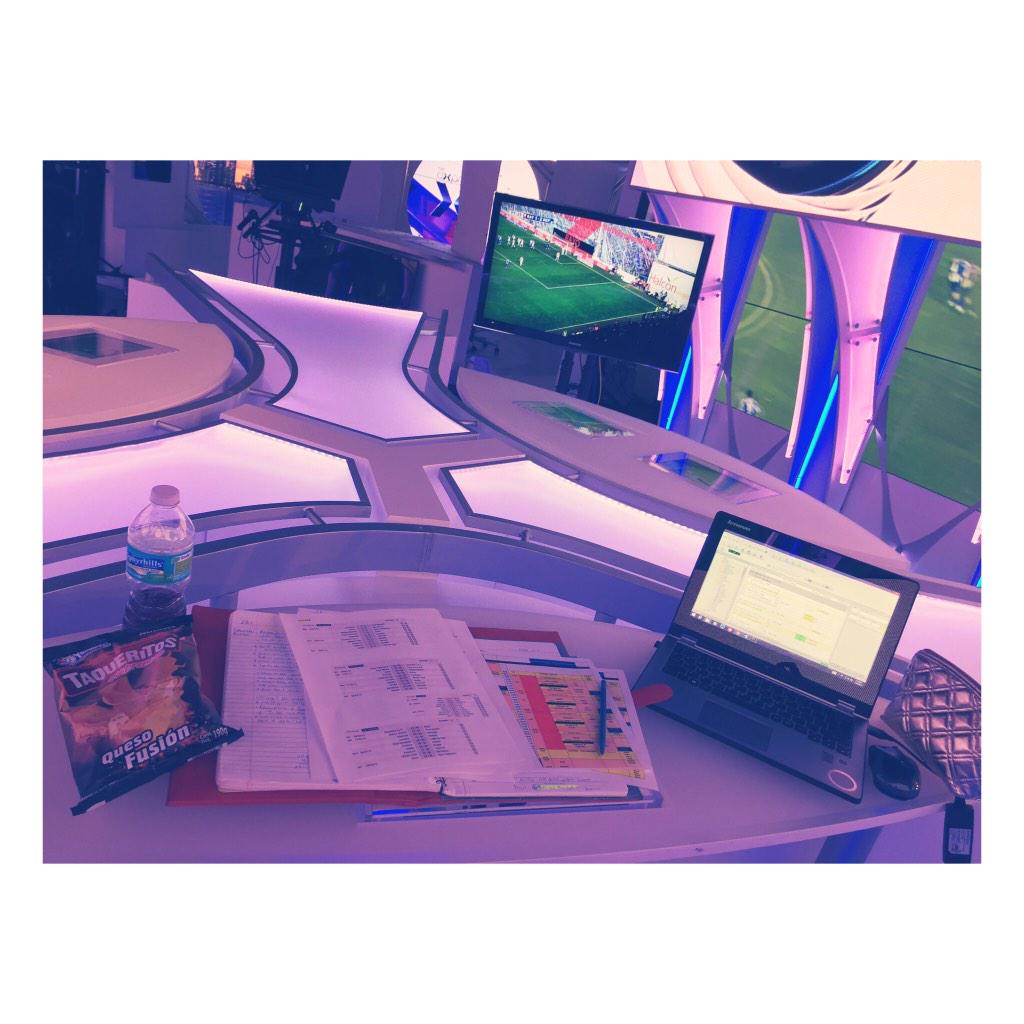 CarmenBoquin's tweet photo. #workdayessentials 💚 http://t.co/oHX7qDl9rd