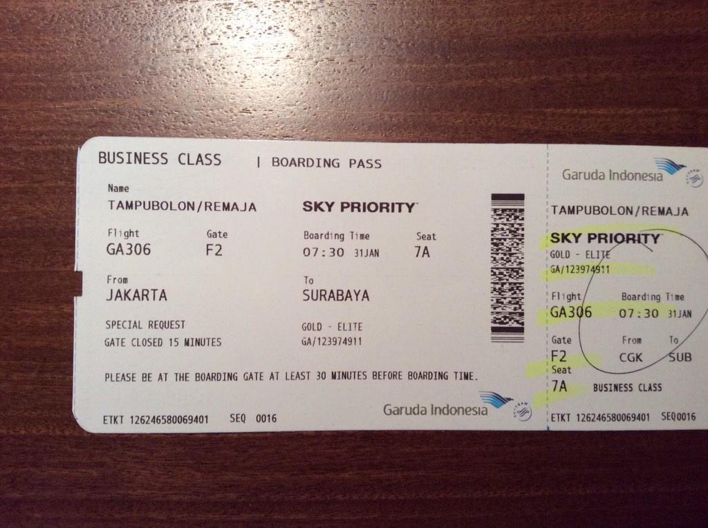 remaja_jaja's tweet image. #anotherflight #anothercity #byeejakarta #hellosurabaya #working #happy #love