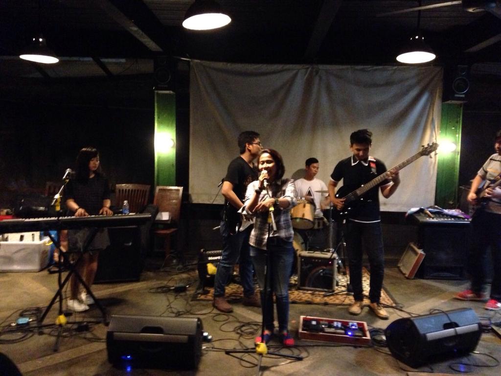 <a href="/KITS_FP/">KITS</a> last night at Jr. Project showcase. Thanks for <a href="/Jr_JKT/">Jr_Project Official</a>  for last night! It was osm!!!!