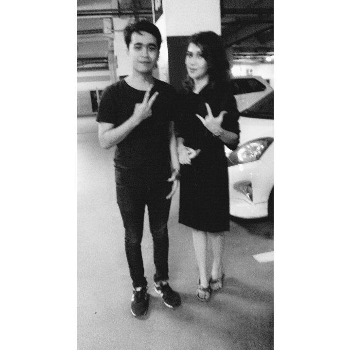 alinelaksmi's tweet photo. Thanks kakak... see you on next stage yaaa 

"@Helmy_Febrian: With @alinelaksmi yeeaahhh\m/ http://t.co/scajeERev0"