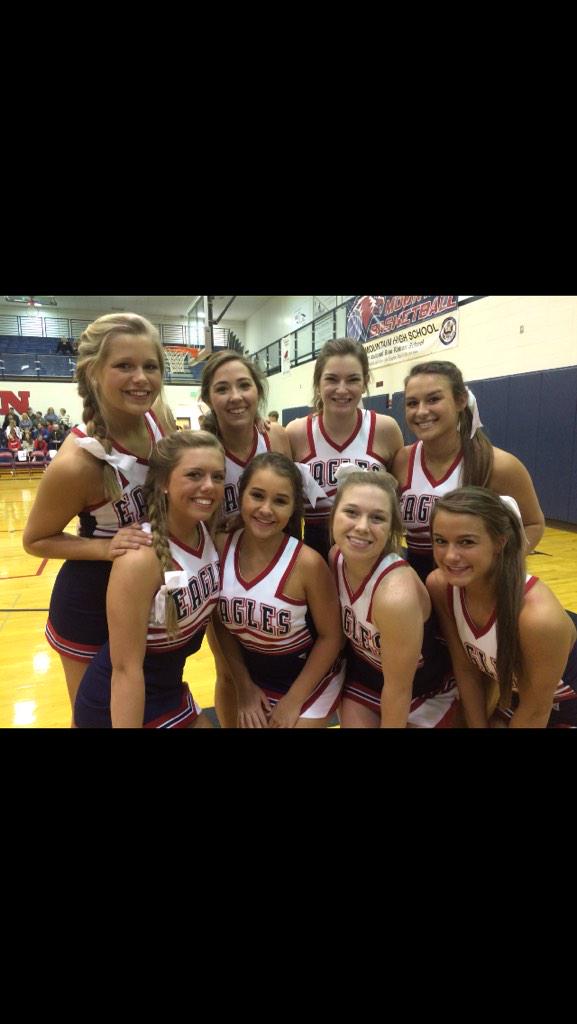 omhseagles's tweet photo. Thank you Senior Cheerleaders 2015
#GOOM http://t.co/TJ4CHVNV5N