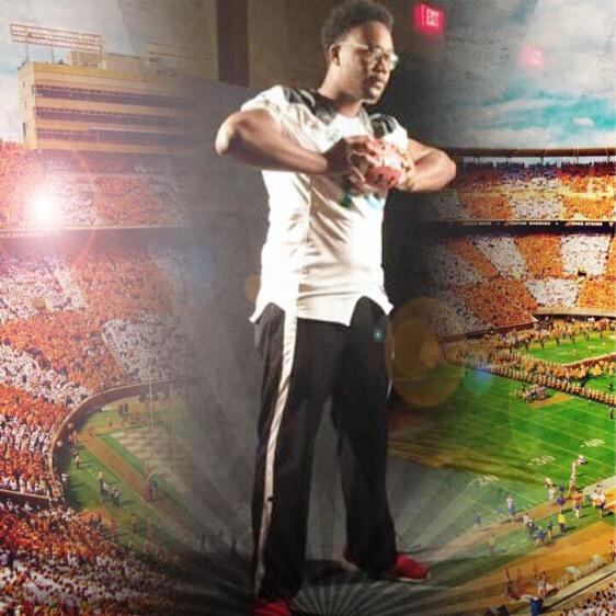 EricQuiz2096's tweet photo. "@TheDream_75: I'm here ! http://t.co/ZaqtTyBTgK" RT #VFL #Home #Family #BeaVol