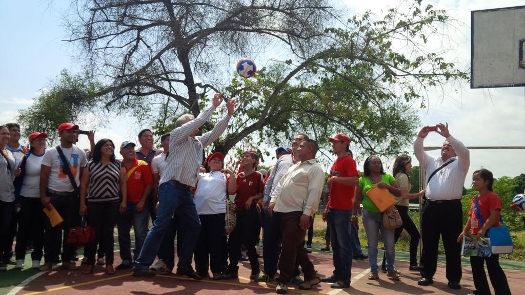 ESINSEPSA's tweet image. Cmdte Gob @WcastroPSUV #PoderPoder - UBCH promueven conciencia revolucionaria a nuestra Juventud #VenezuelaDeportiva