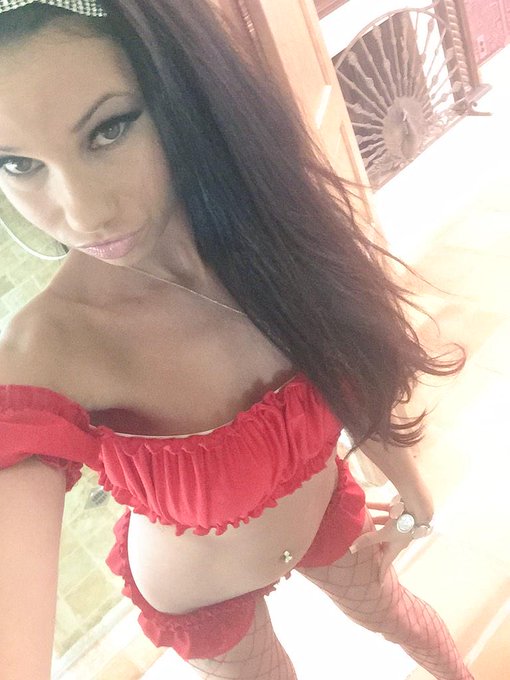 Thank you @ItsMichaelVegas for finally throwing that D On me haha! #masturbation material... http://t<a class="tags" href="/tag/itsmichaelvegas">@itsmichaelvegas</a><a href="/tag/masturbation"class="tags"><span>#masturbation</span></a>