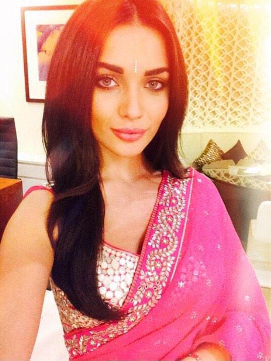 Happy Birthday to the most gorgeous lady, Amy Jackson!      