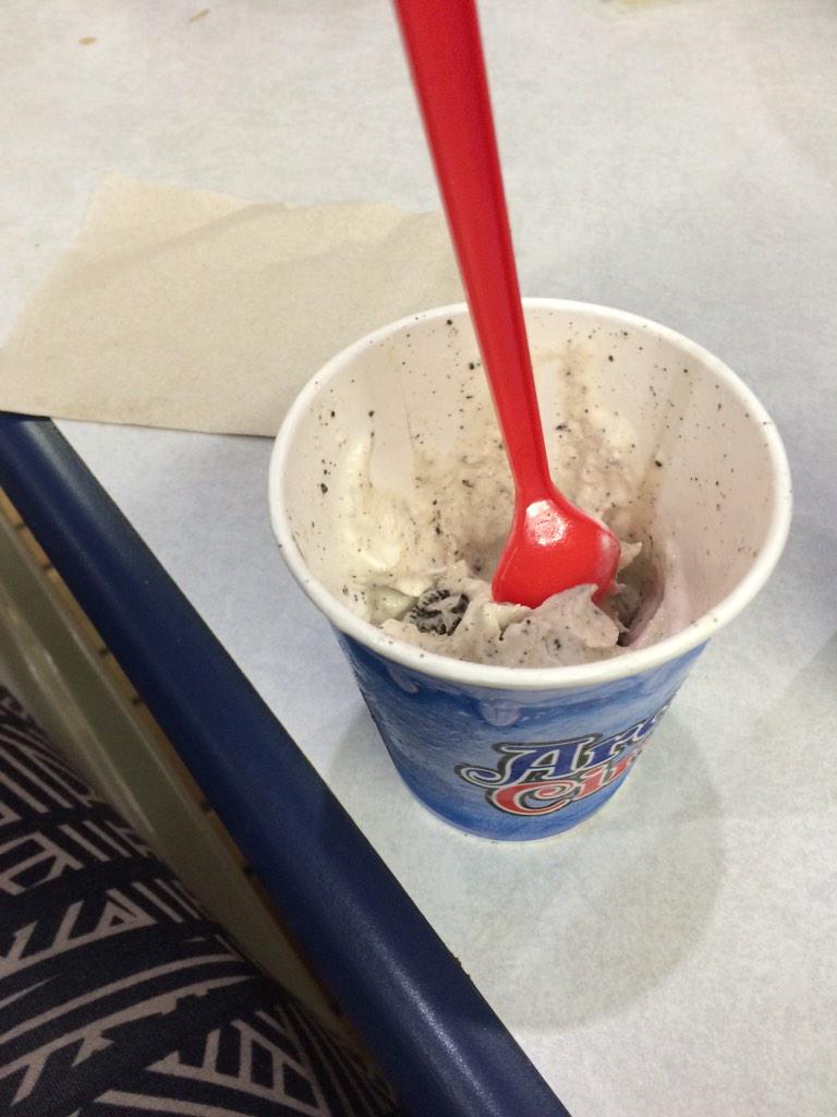 bonesplease__'s tweet image. Why. 🔫