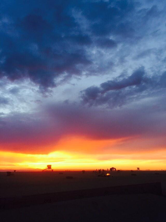 oupquo's tweet photo. Huntington Beach Sun Down http://t.co/LUFeNakuWc