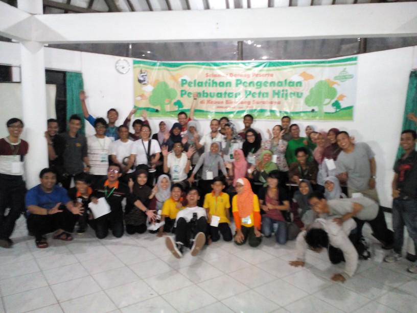 Maaf, blm tersampaikan ya “<a href="/zuCkie_24/">zucky</a> <a href="/GreenMapJakarta/">Jakarta GreenMap</a> petahijau foto bareng dr KBS ”