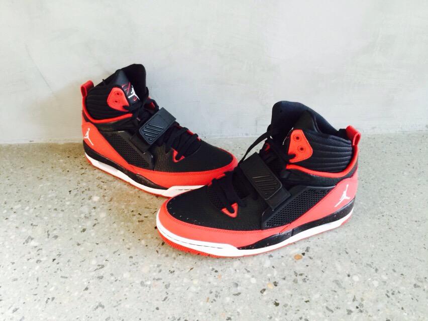 SickPair's tweet photo. #jordans http://t.co/Az3gDectUK