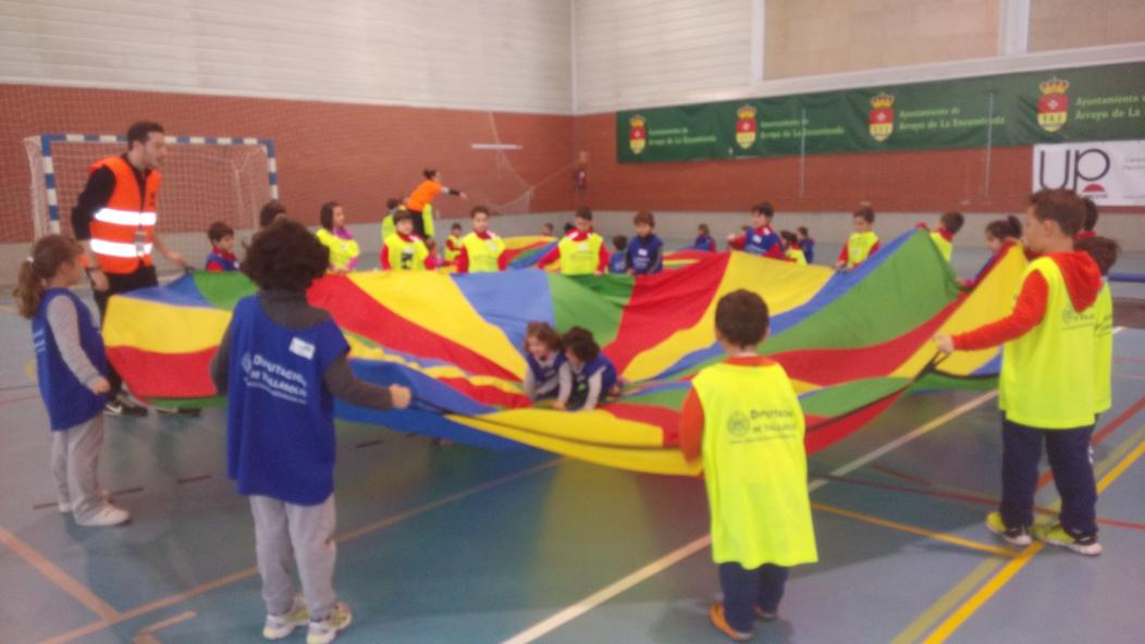 DeportesDip_Va's tweet photo. El Programa Chiquitín reúne a 270 niñ@s de la Provincia en Arroyo de la Encomienda practicando deportes alternativos. http://t.co/JHErCoH9nV