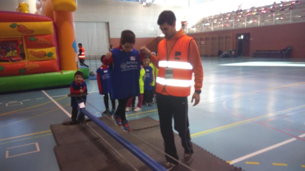 DeportesDip_Va's tweet photo. El Programa Chiquitín reúne a 270 niñ@s de la Provincia en Arroyo de la Encomienda practicando deportes alternativos. http://t.co/JHErCoH9nV