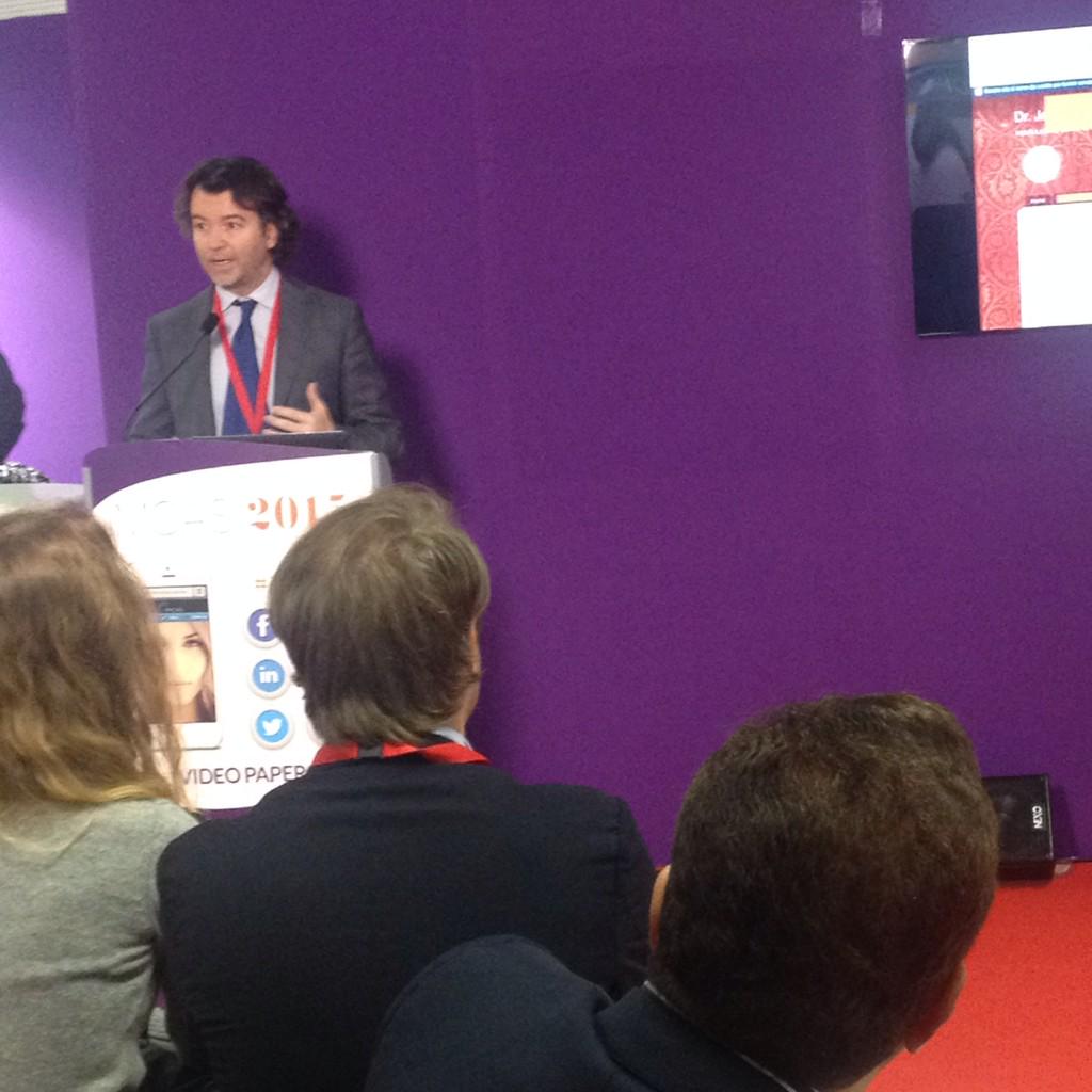 doctorsequipe's tweet image. Parlando sempre di #medicinarigenerativa al #Imcas e degli effetti di #CellularMatrix