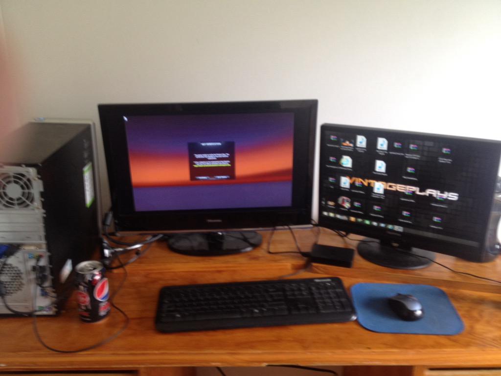 merlotruby1's tweet image. Squirrel office I think you will like it