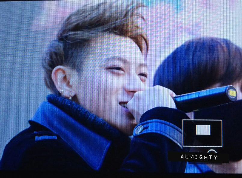 almighty_tao's tweet photo. 150131 부산점 네이쳐 팬싸인회 #Tao
추운 1월의 마지막날도 타오와 함께😘💕 http://t.co/xyEOOq5YK0