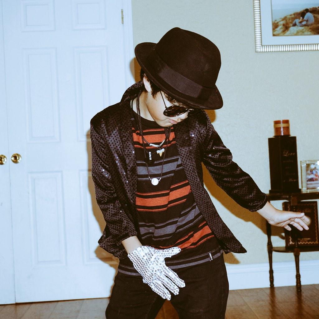 raylineperez's tweet photo. “@robbyspage: Billy Jean moves #MichaelJackson #billyjean #BrunoMars @BrunoMars http://t.co/lzJPg0yw4z” @TheEllenShow