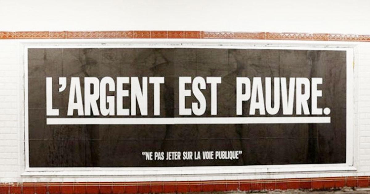 AurelieCoudouel's tweet photo. Cet artiste remplace les publicités dans le métro par des phrases qui vous feront réfléchir http://t.co/z043AfBbTe http://t.co/3HEFol7zAc
