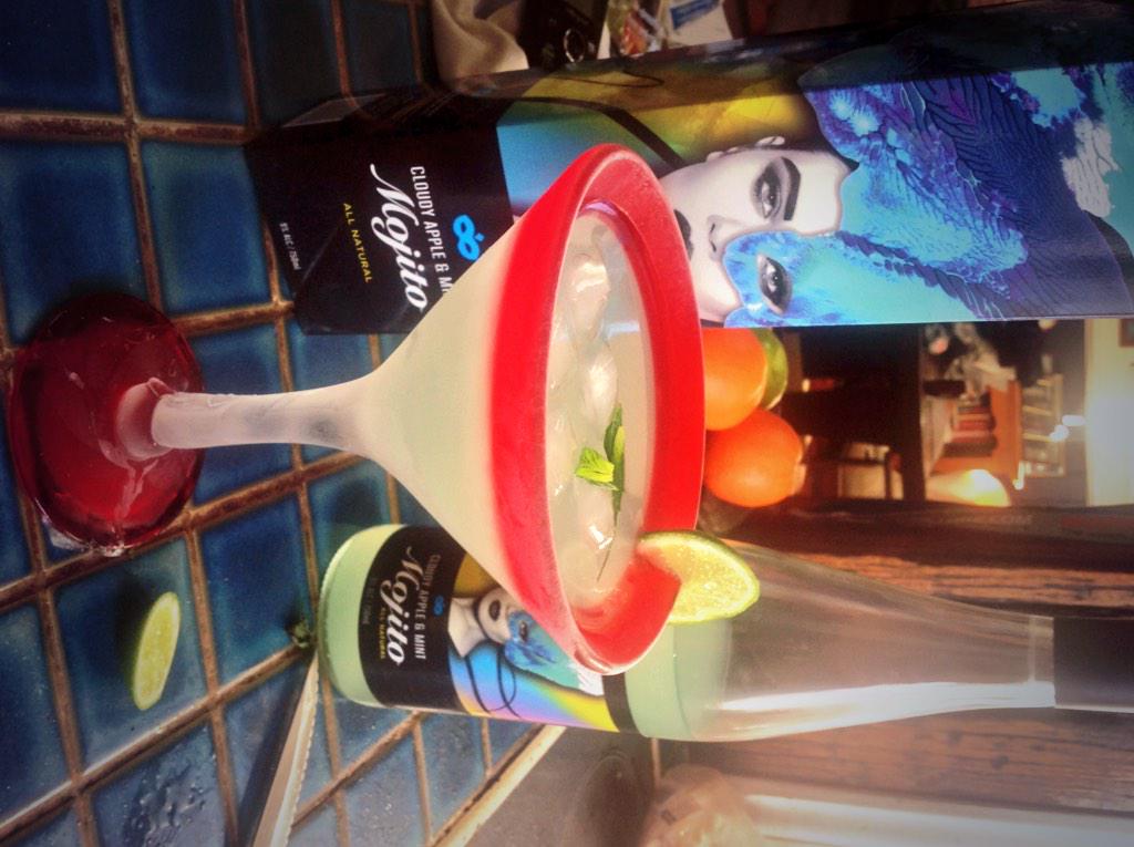 jo_warne's tweet photo. @LaMascaraBevCo #mojito yum yum night in - toddler in bed http://t.co/oWQcpAkxIM
