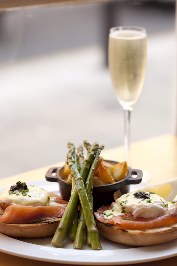 SanLorenzos's tweet image. Win a #brunchofchampions 4 2 at 11am 2day! RT 2 enter. Great tunes, awesome food and positive vibes.