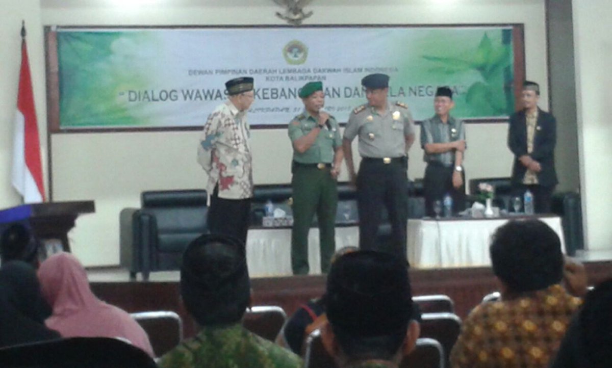 rulybernaputra's tweet photo. LDII Kota Balikpapan adakan Dialog Wawasan Kebangsaan &amp; Bela Negara di Rujab Walikota (31/01) @ldii_news http://t.co/5FycajbImp