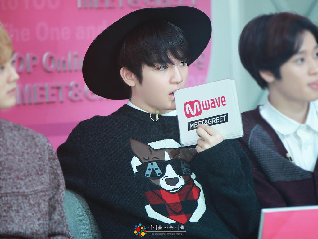 150126 Meet&amp;Greet #리키 <a href="/T_Ricky_T/">?</a> 똑같아보이지만 분명 다른컷;ㅅ;
3.i.imgur.com/co2KnLA.jpg
4.i.imgur.com/cKhotrC.jpg