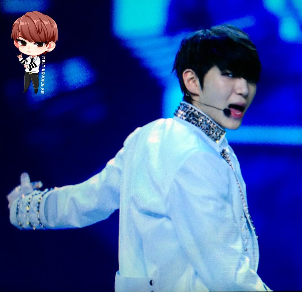 B8r1XK8CQAI_i2r.jpg:large