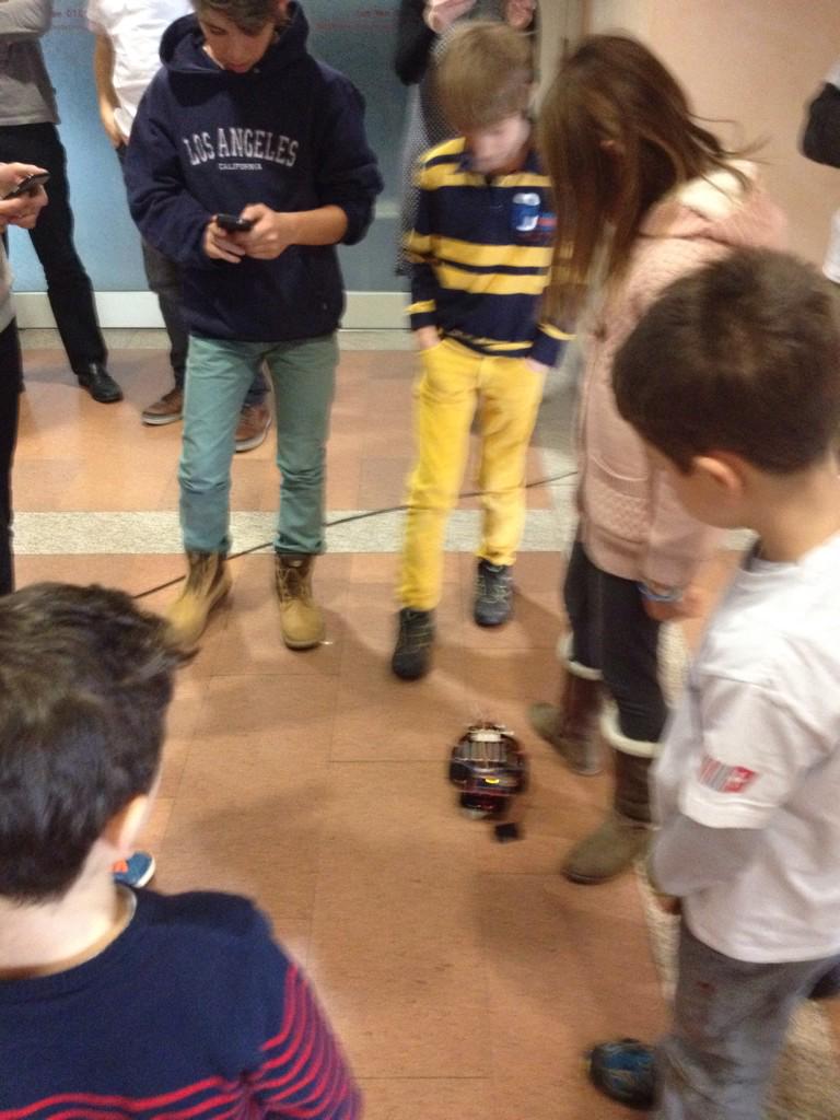 psara74's tweet image. L'entusiasmo dei ragazzi, coding e gioco 
@atedIctTicino  
#coderdojoTicino #lugano #arduino #robotica #scratch