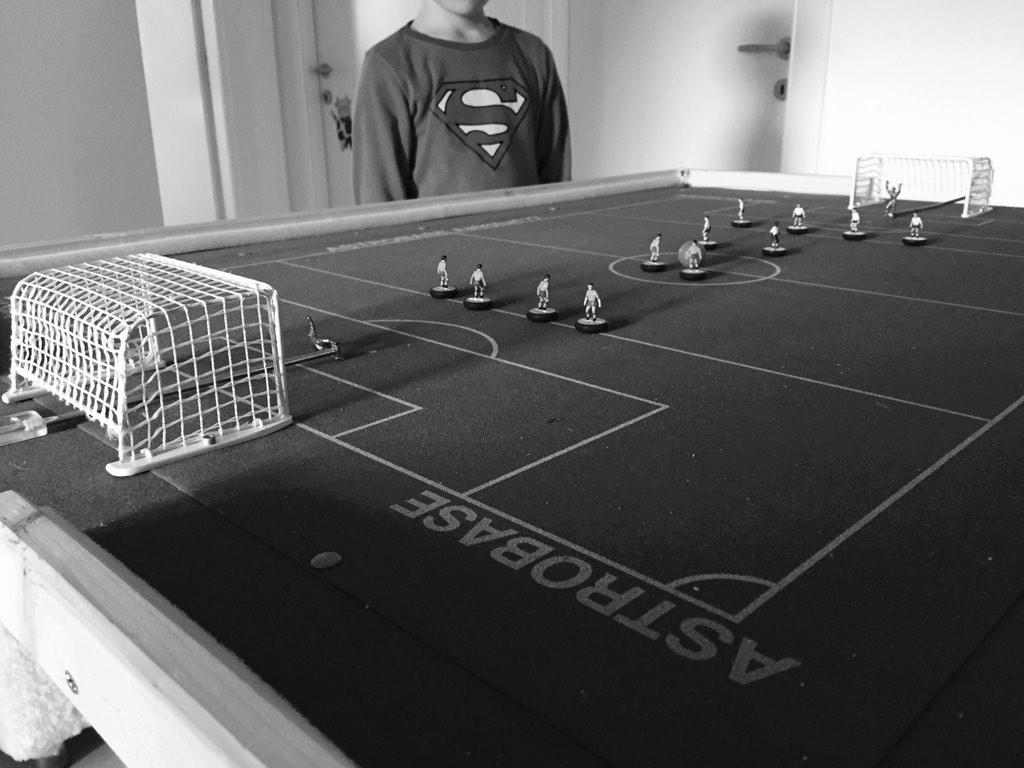 TrentoSubbuteo's tweet image. Il Subbuteo come il calcio, proviene dal passato ed è sempre attuale, campo e panno verde, passione infinita.