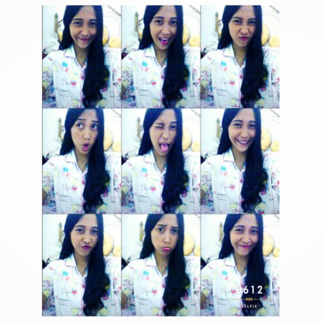 Septrithalia17's tweet photo. Satnite dirumah yeeyy;$ http://t.co/eqAg6C4lbE