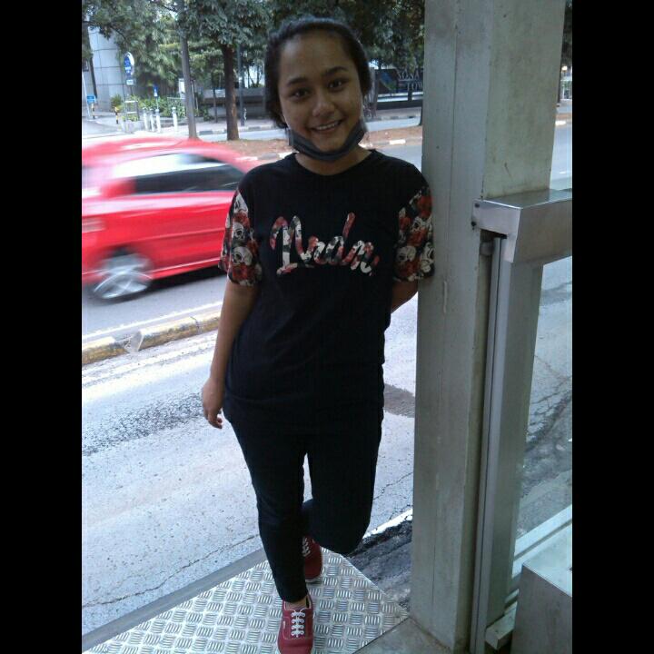 delvianaputry tweet picture