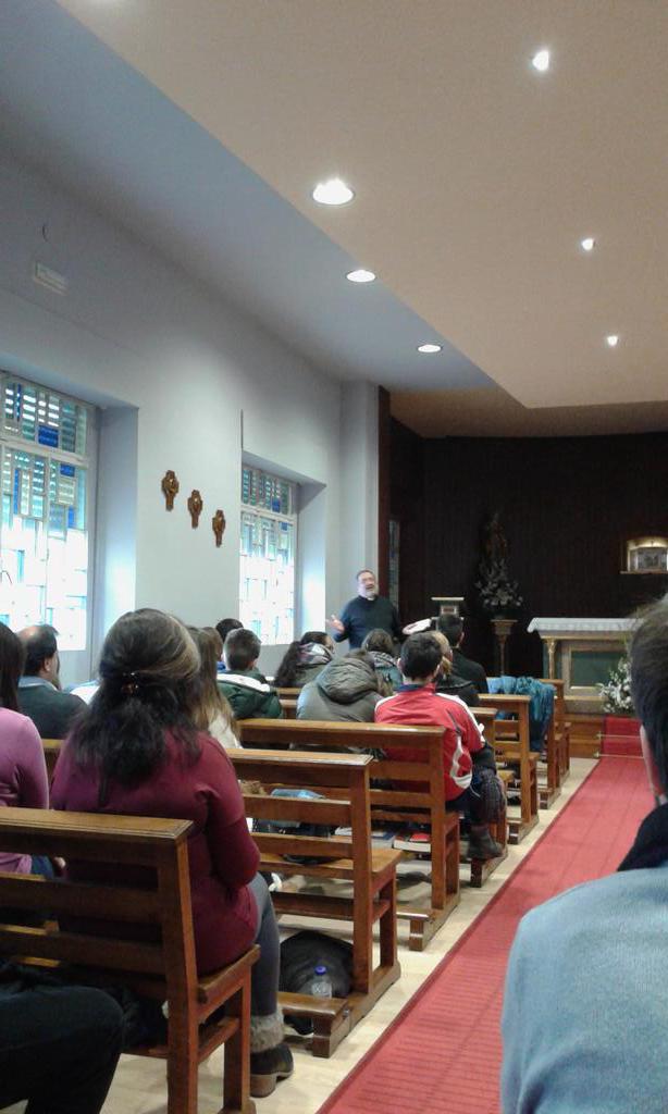 JuventudUniOu's tweet photo. Primera meditación en #RetiroMúsicaOu en @SeminarioOurens http://t.co/4WhPcyh1kR