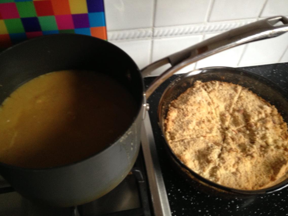 kennygibsonnhs's tweet image. #sharedlunch - home made lentil soup, apple crumble &amp;amp; custard - my elderly neighbour is with  us for lunch
