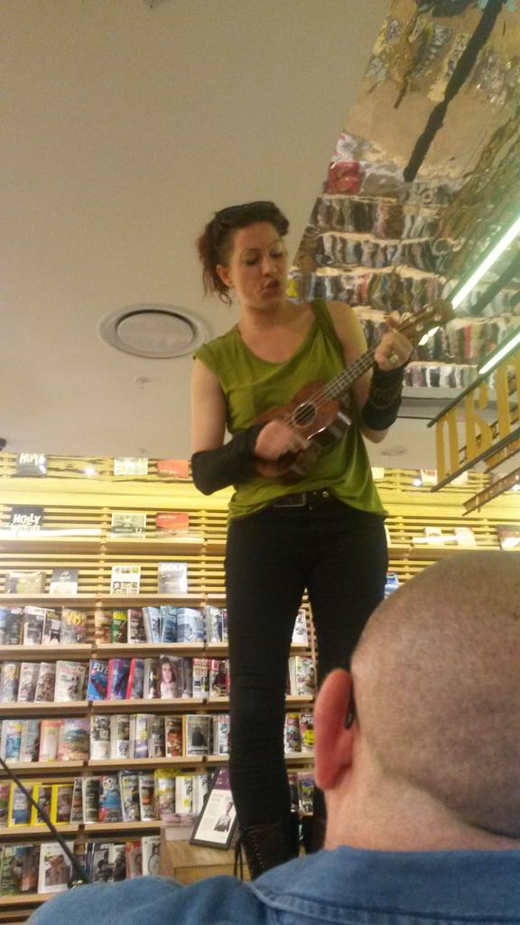 kellyjuliethall's tweet image. @AFPinSA coffee table jamming. Rad !