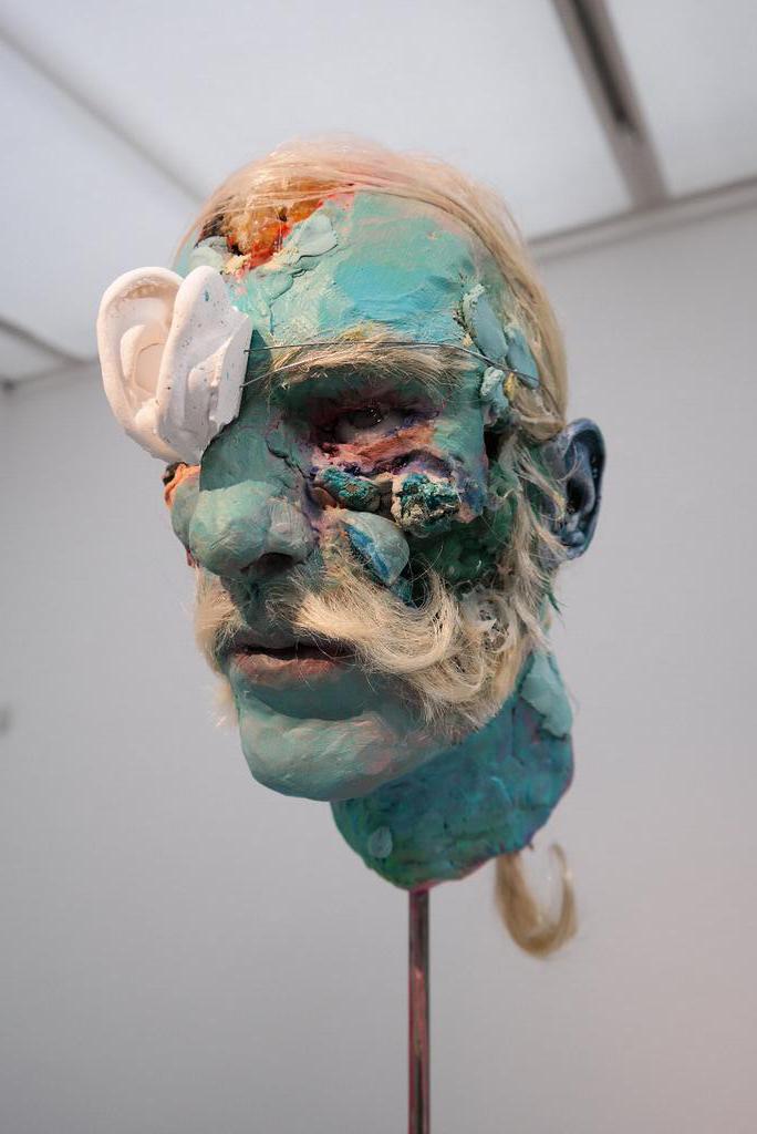 Alexandre_Sim's tweet photo. Hipster du futur by David Altmejd #expo au Musée d'Art Moderne #paris #impressionnnant #parisjetaime http://t.co/tisrYV0i0s