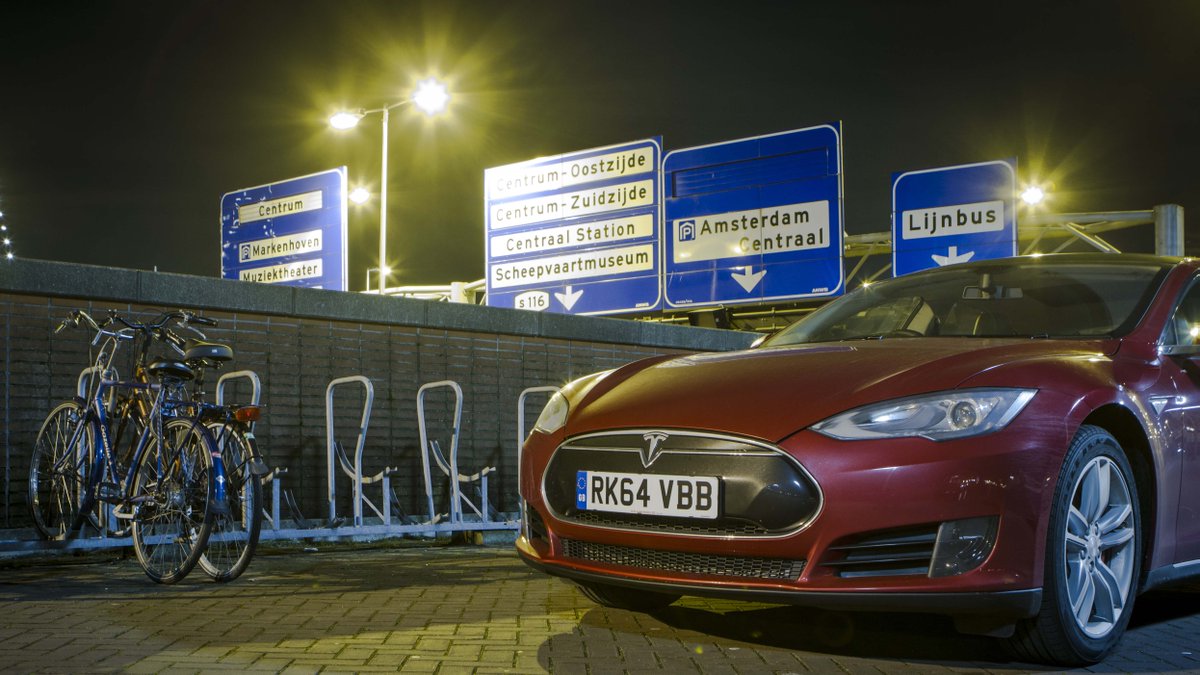 RT <a href="/GizmodoUK/">Gizmodo UK</a> drove Model S from London to Amsterdam and back. Superchargers all the way. ts.la/bG