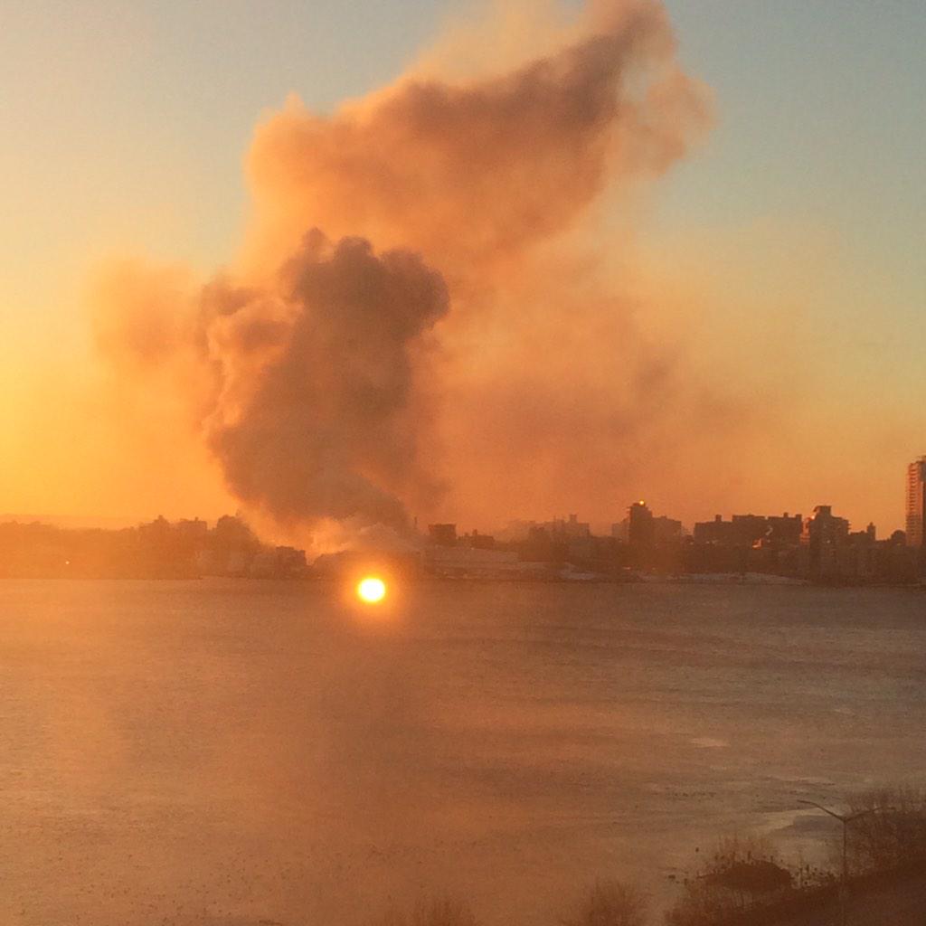 NYCSLS's tweet image. Williamsburg fire