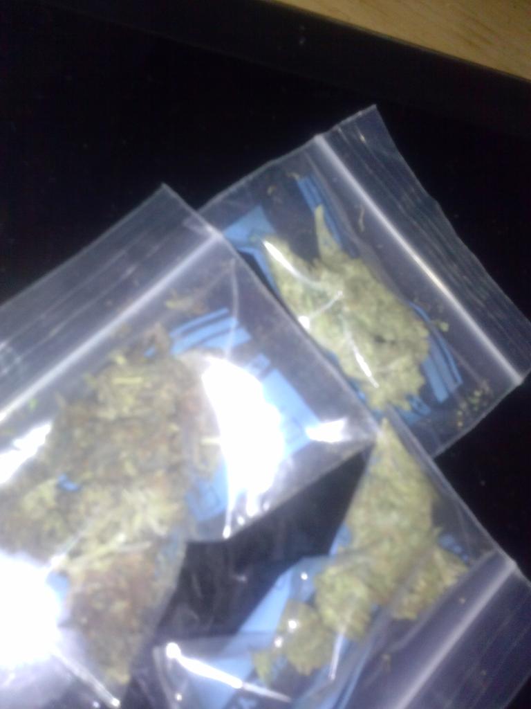RaeStaysToasted's tweet photo. My feel better eighth from the bae!!!
#Posthospitalization
#InPain
#Weedhelps http://t.co/usiHwo1Sl3