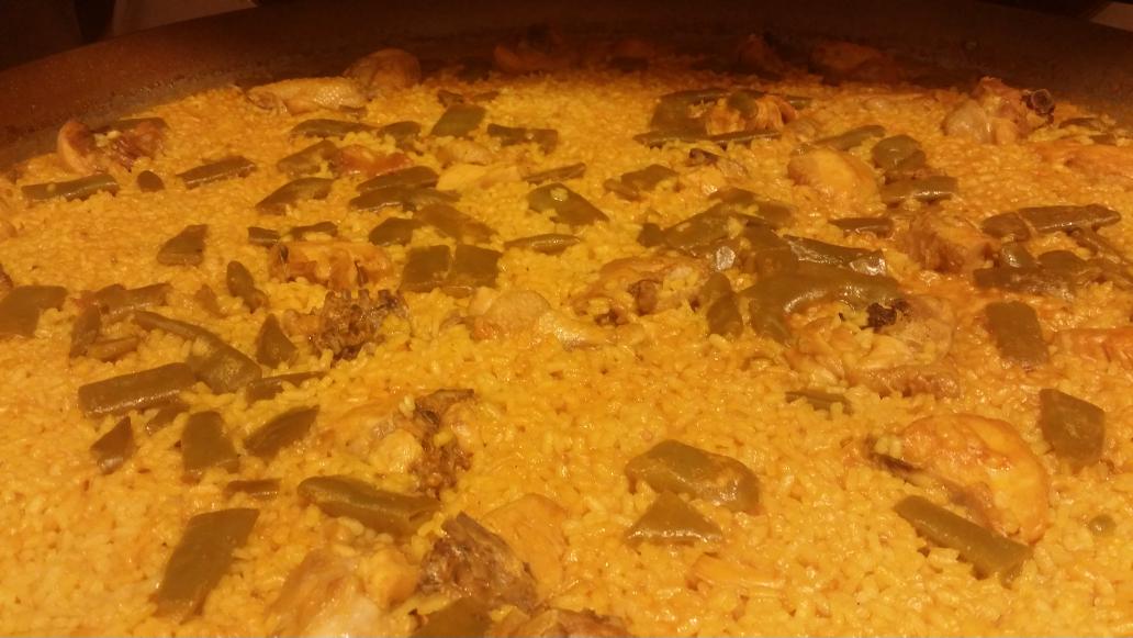VictorioEsquina's tweet photo. Ya está listo!! Tapa de arroz + caña por tan solo 1.50€! #Murcia #sabado http://t.co/h0v5gCqi54