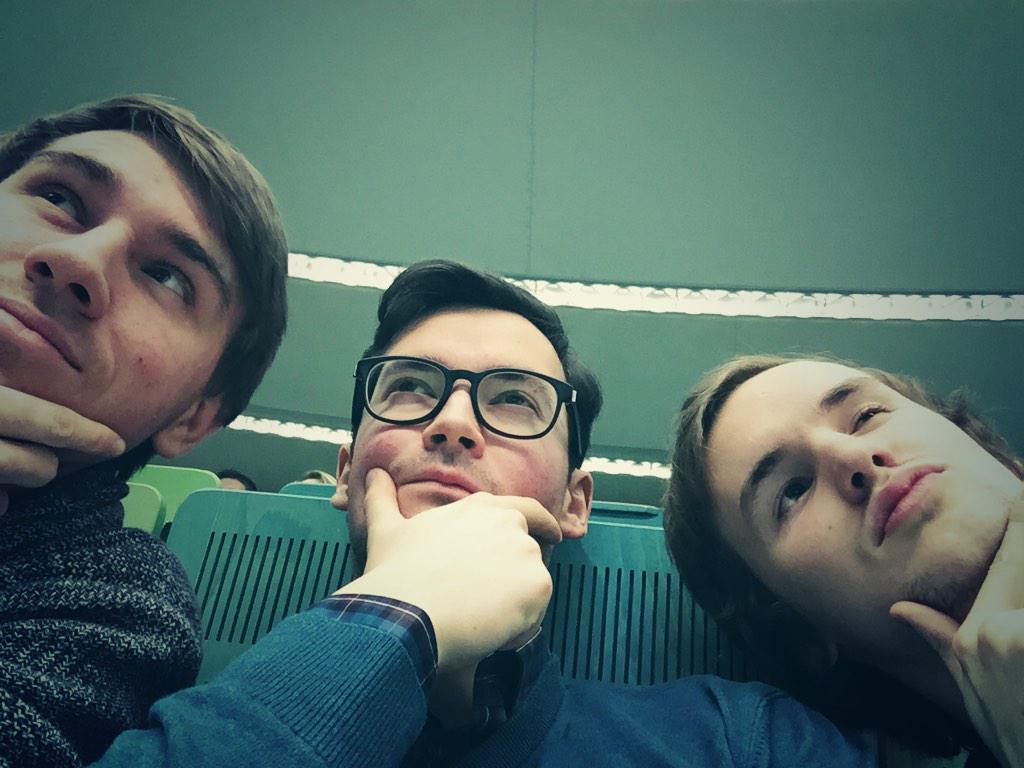 Bohtob's tweet photo. Ordentlich mit @MaggischerVinc in der Vorlesung rumstreben. #Häute #Höhlen #Säcke @Dom_Bold schwänzt wie immer http://t.co/5MuOv3J3Yj