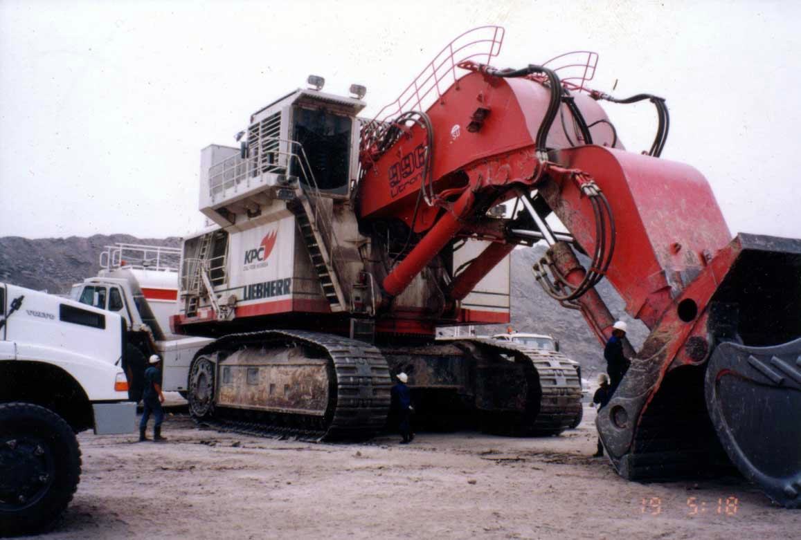 ExpertHE's tweet photo. RT @ExpertHE: Liebherr R996
#Liebherr #r996 http://t.co/1iuJQZ46ec THANKS!