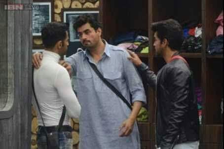 sr_mridul's tweet photo. @p3Gauti @TheGautamGulati @Hosna_Sayed @p_hilophobic @GautamGulati08 👉 ro mat pritam pyare 😱😪😠 Congrats #GGFans 👏👏👏👏👏 http://t.co/TYCwPo76FO