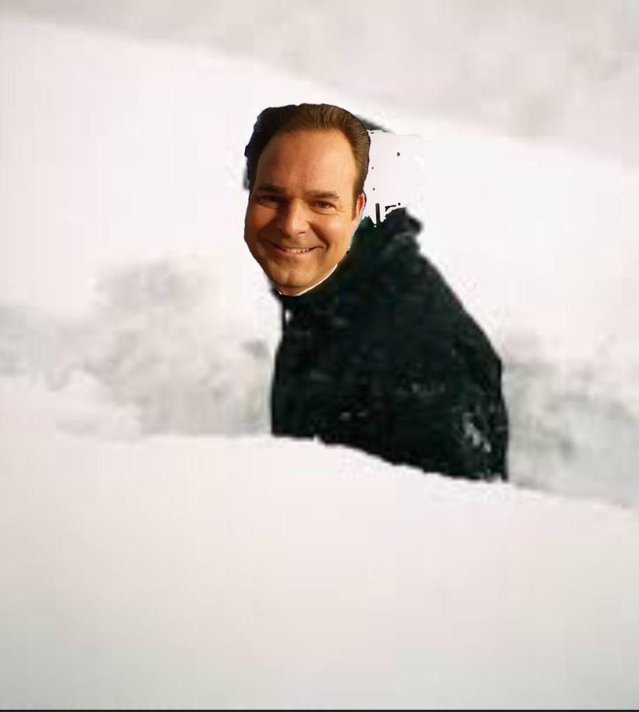CurtisCrosswind's tweet photo. #word  RT @Dykstra_Emily: @Curtis21Alive keeping us updated throughout the blizzard like http://t.co/YXmWPxTyRD