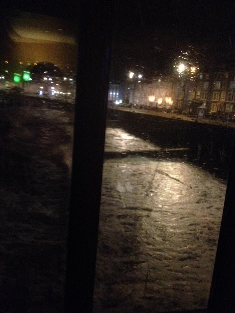addead2's tweet image. Sitting in a bar over the sea does not feel right! #Aberystwyth #pierpressure #innon #duckfarts #pressure @emmals_08