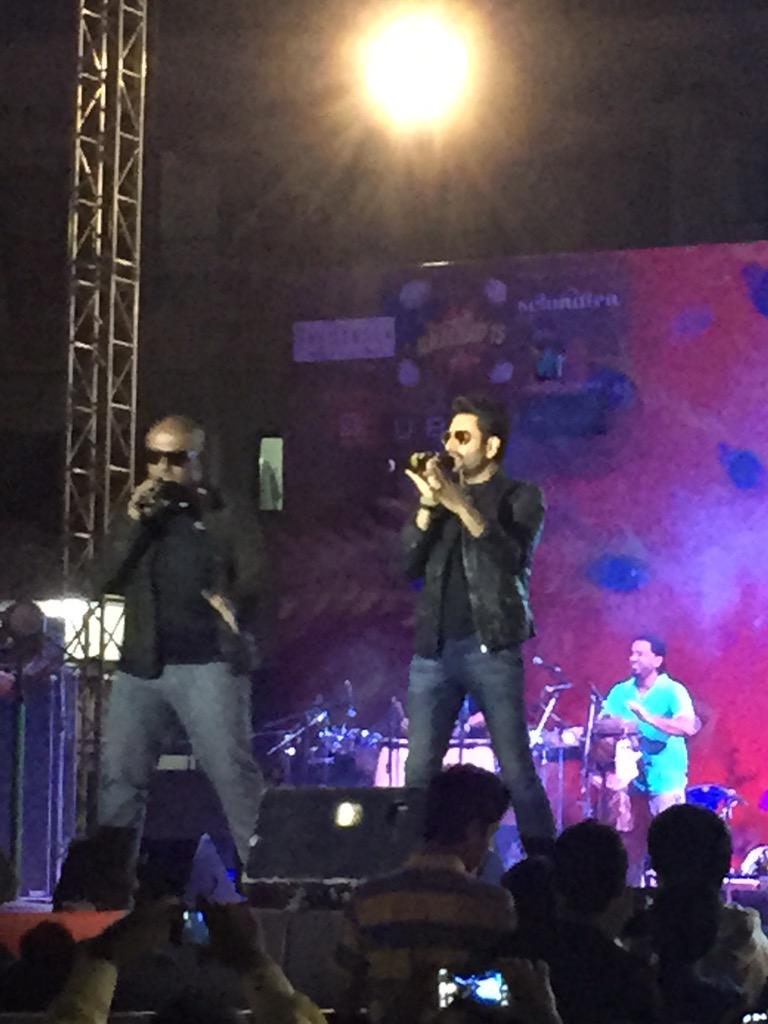 teju7787's tweet photo. Vishal&amp;Shekhar-Both of u are true Rockstars! Awesome concert! Thnx a lot! #IIMBUNMAAD @VishalDadlani @ShekharRavjiani http://t.co/uwounPR4Th