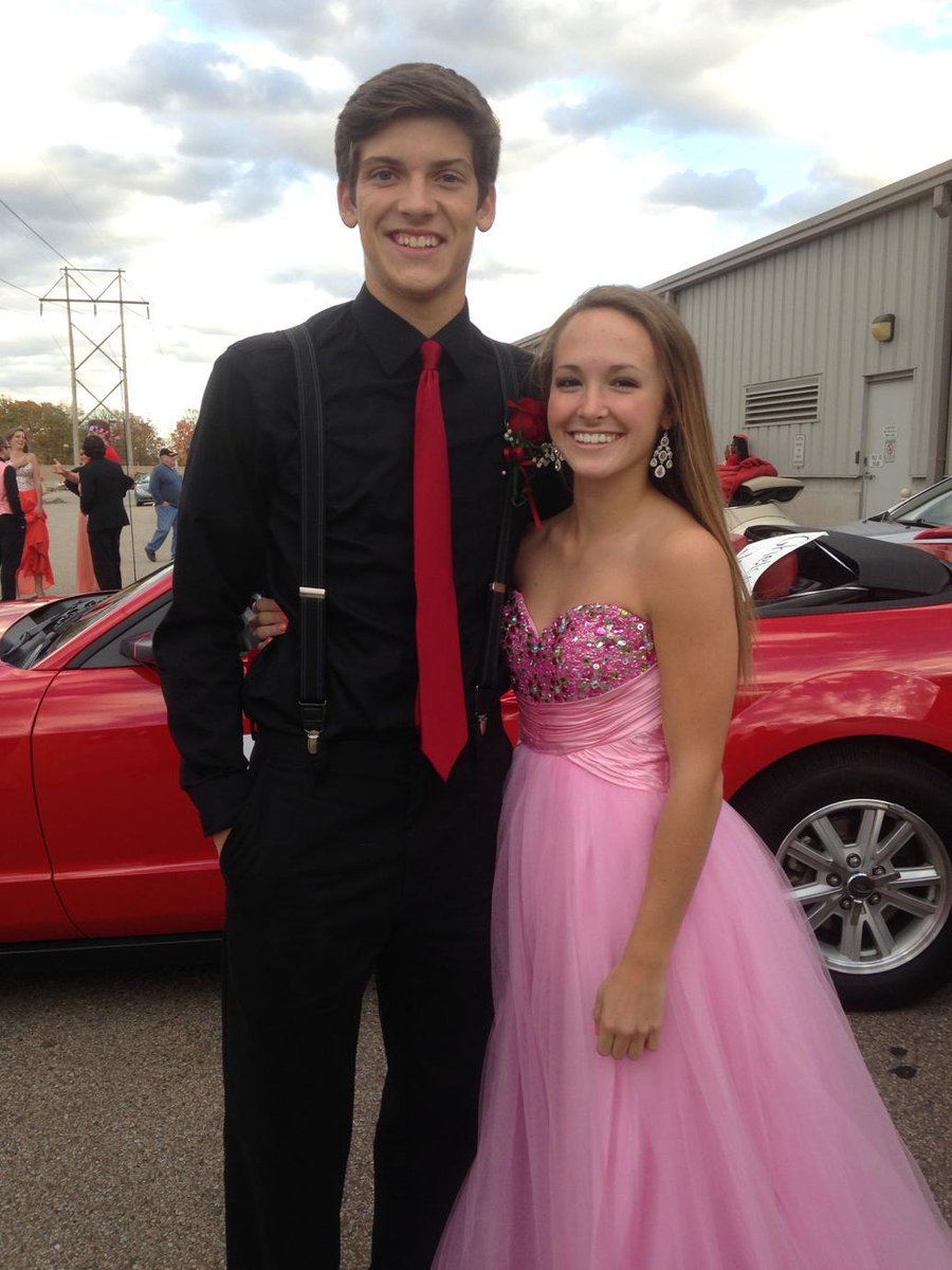 jarebear21's tweet image. happy birthday Sethe! @_FLEX_MAMA 😊 #twofeet #notfour #itsbad