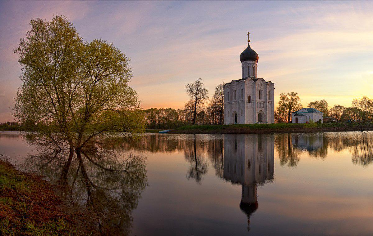 Krasoti_Rossii's tweet photo. Церковь Покрова на Нерли
#Красоты_России #КрасотыРоссии http://t.co/8dJlwyvopm